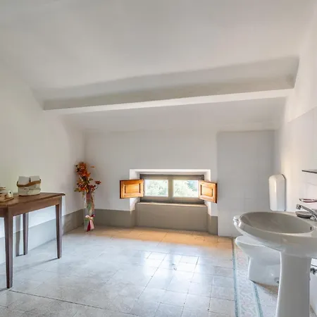 Lenzi Villa *