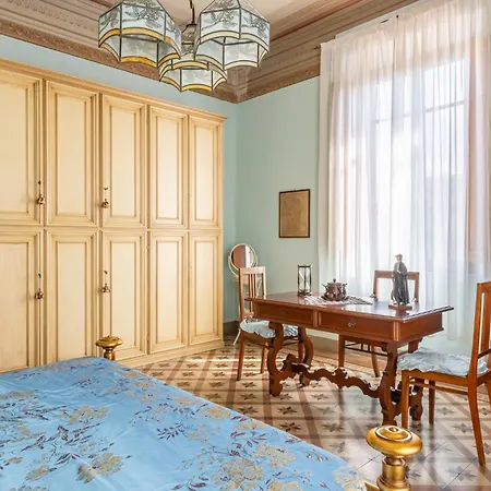 Lenzi Villa *